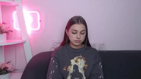 milanaangelas online show from October 7, 7:55 pm