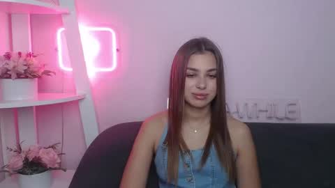 milanaangelas online show from November 3, 5:42 am