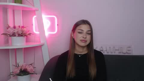 milanaangelas online show from November 7, 5:40 am