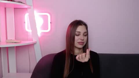 milanaangelas online show from March 1, 5:53 am