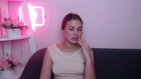 milanaangelas online show from June 29, 10:15 am