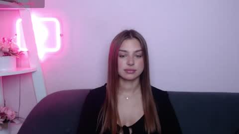 milanaangelas online show from July 24, 4:54 am