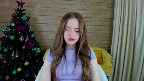 Snapshot of milanabalmain chatting on December 22, 3:22 pm MilanaBalmain online show from December 22, 3:22 pm