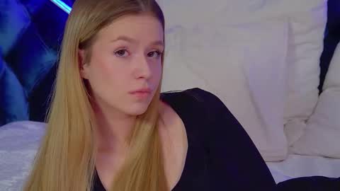 MilanaBalmain online show from November 23, 4:56 am