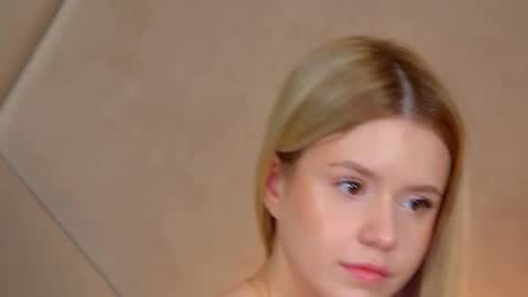 MilanaBalmain online show from February 3, 6:22 am