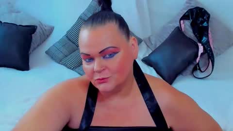 Snapshot of milanabiegert chatting on October 8, 7:28 am Lana online show from October 8, 7:28 am