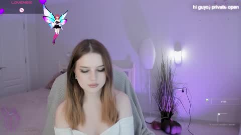 Snapshot of milanamoons chatting on November 2, 9:55 am milanamoons online show from November 2, 9:55 am