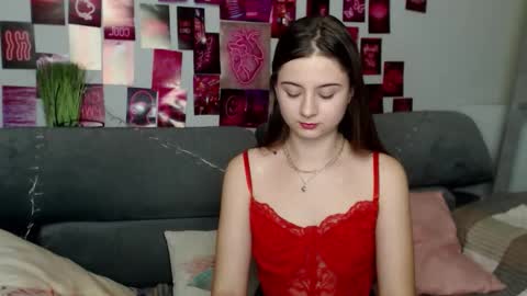 Snapshot of milanaroz chatting on October 4, 5:00 pm milanaroz online show from October 4, 5:00 pm