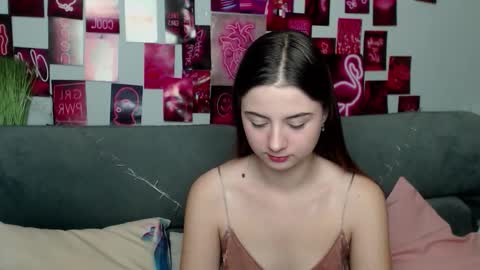 Snapshot of milanaroz chatting on October 17, 4:59 am milanaroz online show from October 17, 4:59 am