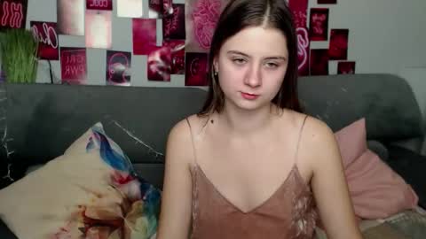 Snapshot of milanaroz chatting on October 19, 5:02 pm milanaroz online show from October 19, 5:02 pm