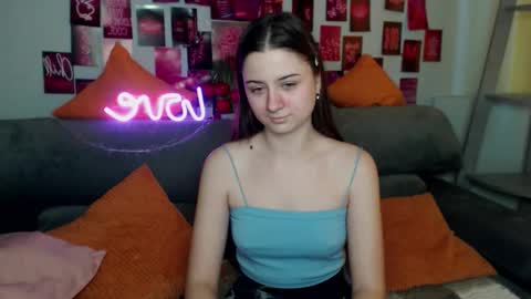 Snapshot of milanaroz chatting on November 8, 6:46 am milanaroz online show from November 8, 6:46 am