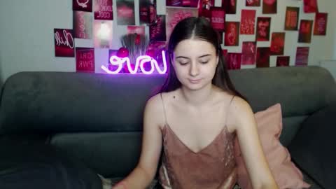 Snapshot of milanaroz chatting on November 14, 6:01 am milanaroz online show from November 14, 6:01 am