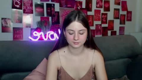 Snapshot of milanaroz chatting on November 15, 6:00 am milanaroz online show from November 15, 6:00 am