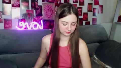 Snapshot of milanaroz chatting on November 21, 6:01 am milanaroz online show from November 21, 6:01 am