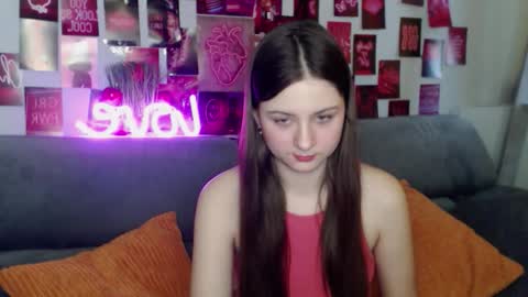 Snapshot of milanaroz chatting on November 23, 5:51 am milanaroz online show from November 23, 5:51 am