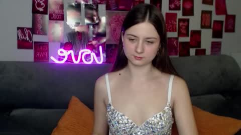 Snapshot of milanaroz chatting on November 28, 7:00 am milanaroz online show from November 28, 7:00 am