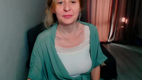 Snapshot of milanav chatting on May 22, 4:30 am Milena online show from May 22, 4:30 am