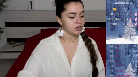 Snapshot of milania_hot_foxy chatting on December 9, 10:54 am Mila online show from December 9, 10:54 am