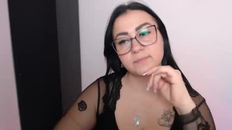 milania_milaa online show from October 9, 1:20 pm