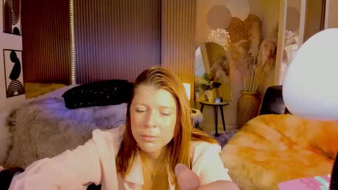 Snapshot of milaniminxx chatting on March 20, 6:13 pm aya online show from March 20, 6:13 pm