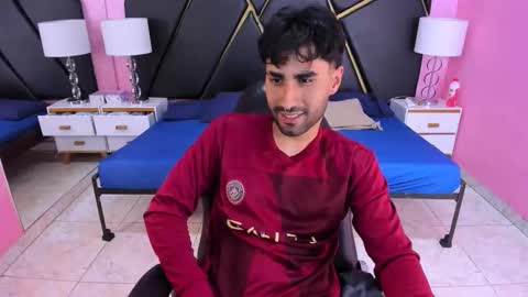 Snapshot of milanzaire chatting on October 28, 1:31 am milanzaire online show from October 28, 1:31 am