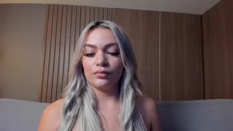 Snapshot of milaowens chatting on February 18, 2:06 pm Sexy Mila online show from February 18, 2:06 pm