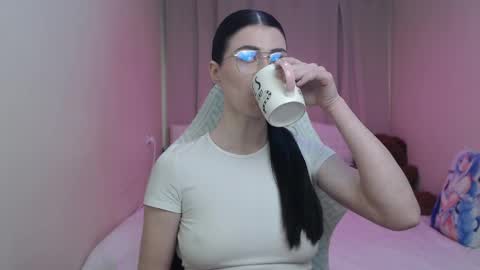 milasecretsss online show from April 29, 7:34 am
