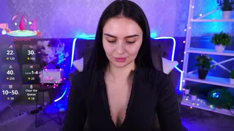 Snapshot of milashalovely chatting on November 28, 3:47 pm Milasha online show from November 28, 3:47 pm