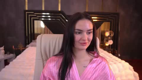 Snapshot of milashalovely chatting on December 4, 2:48 pm Milasha online show from December 4, 2:48 pm