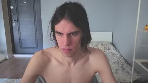 Snapshot of milaslovv chatting on June 25, 7:02 am Mila online show from June 25, 7:02 am