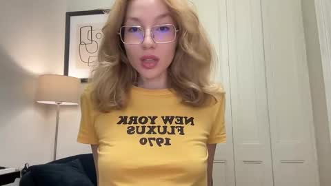 Mila online show from January 13, 4:34 pm