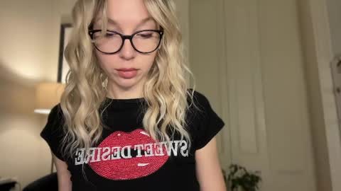 Mila online show from March 22, 5:27 pm