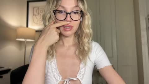 Mila online show from March 29, 4:51 pm