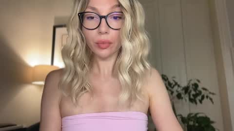 Mila online show from May 3, 4:24 pm