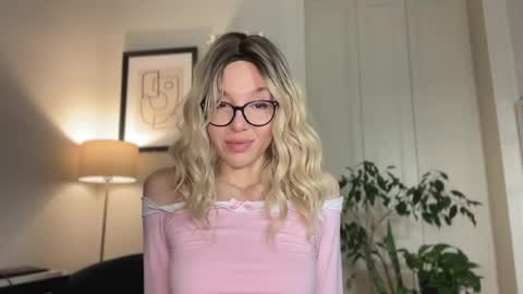 Mila online show from May 5, 4:48 pm