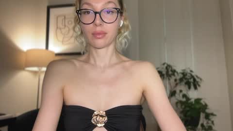Mila online show from May 13, 12:57 pm