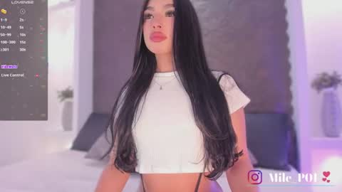 M I L E  online show from July 27, 8:38 pm