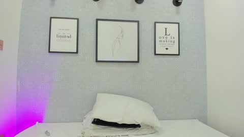 Snapshot of mile_u chatting on January 19, 6:20 am Milena online show from January 19, 6:20 am