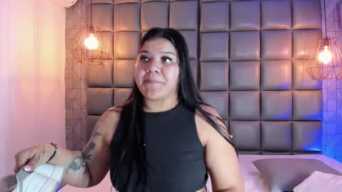 Snapshot of mile_u chatting on February 15, 3:31 am Milena online show from February 15, 3:31 am