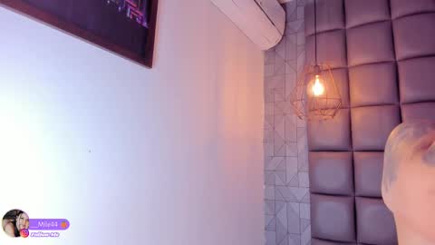 Snapshot of mile_u chatting on September 30, 3:33 am Milena online show from September 30, 3:33 am