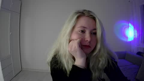 Milena new nonude shy blonde natural online show from May 13, 9:00 pm