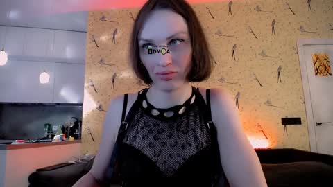 Milena Hardy online show from December 8, 4:35 am