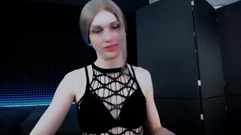 Milena Hardy online show from October 2, 4:41 am