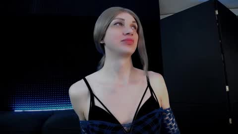 Milena Hardy online show from October 7, 4:20 am