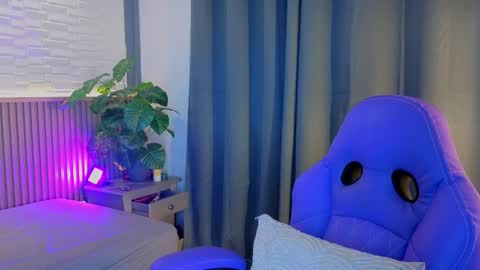 milena_lawson online show from October 10, 10:47 am