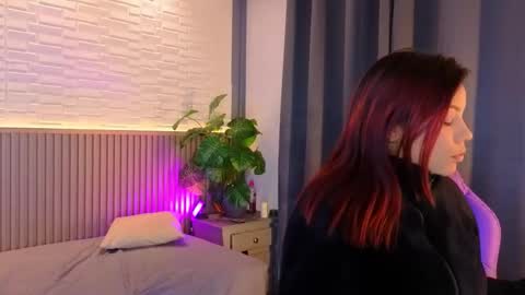 milena_lawson online show from December 2, 10:42 am