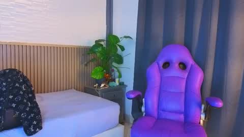 milena_lawson online show from January 5, 5:27 pm