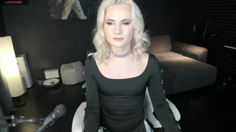 Milena online show from May 4, 1:45 am