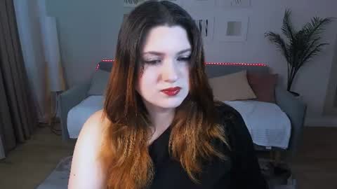 milenafiery online show from July 13, 11:02 am