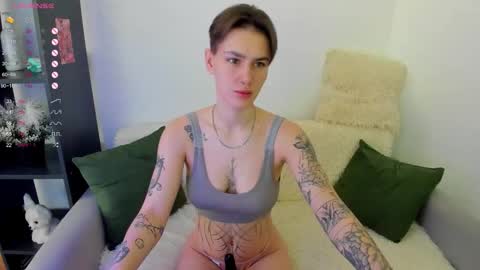 milenakeeks online show from March 12, 8:09 am